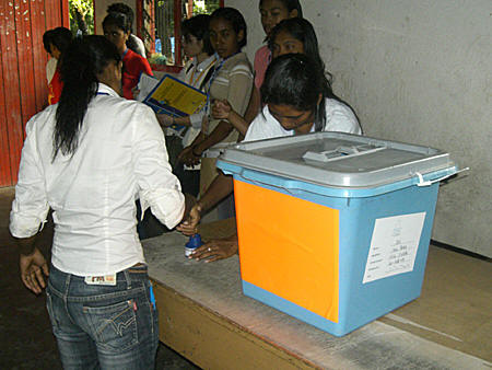 East Timorese votes on April 9, 2007.