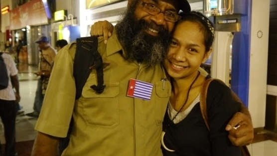 Papua Political Prisioner Filep Karma with his daughter Audryne