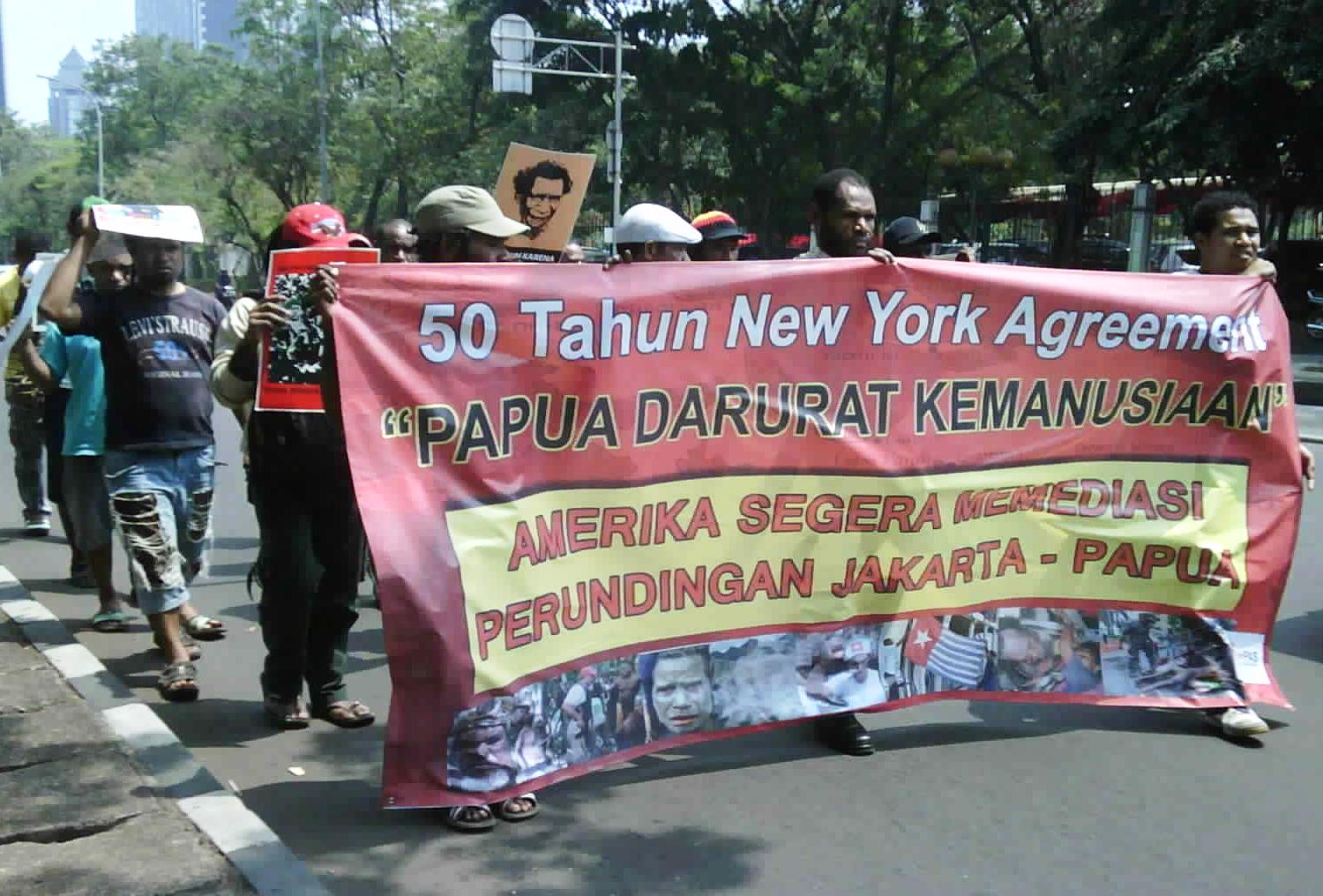 apuans protest at U.S. embassy in Jakarta, August 15, on 50th anniversary of signing New York Agreement.