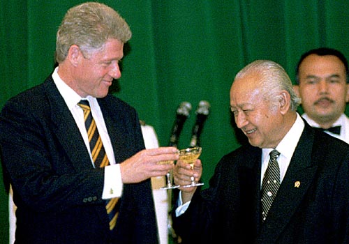 Clinton and Suharto 1994